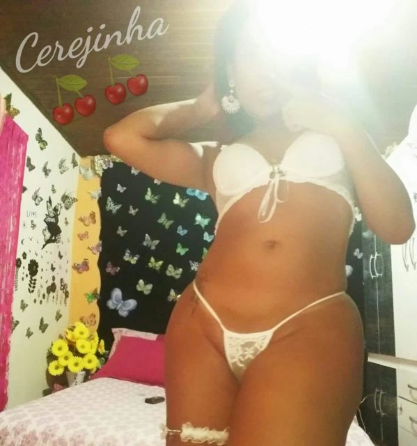 Alana Marinho 240