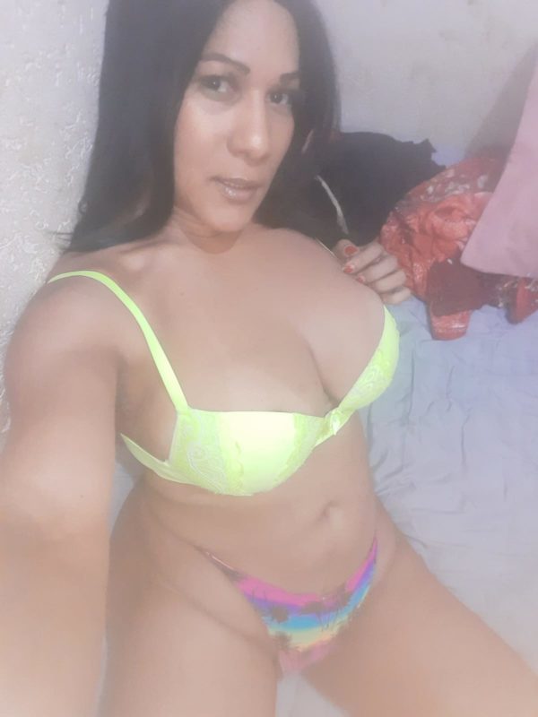 Aline dos Anjos 26