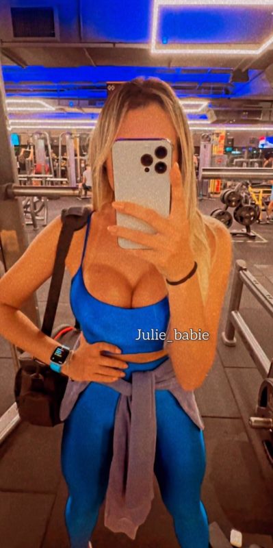 Julie Babie 40