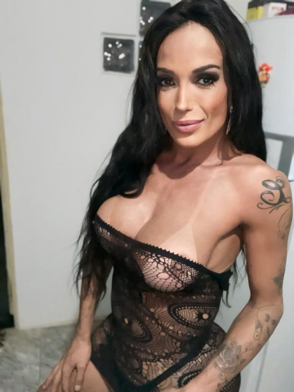 Laryssa Martins 24