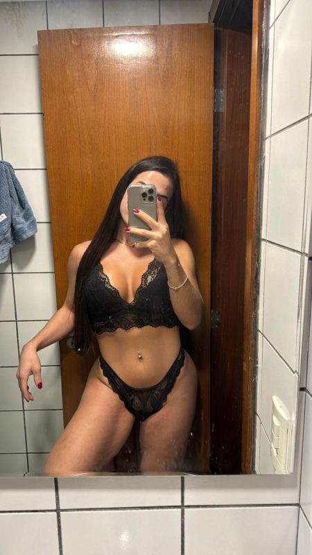 Monielly Azevedo 37