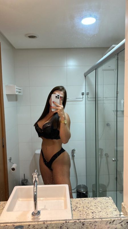 Monielly Azevedo 76