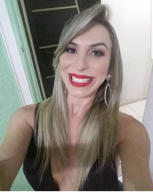 Monique Bandeira 9