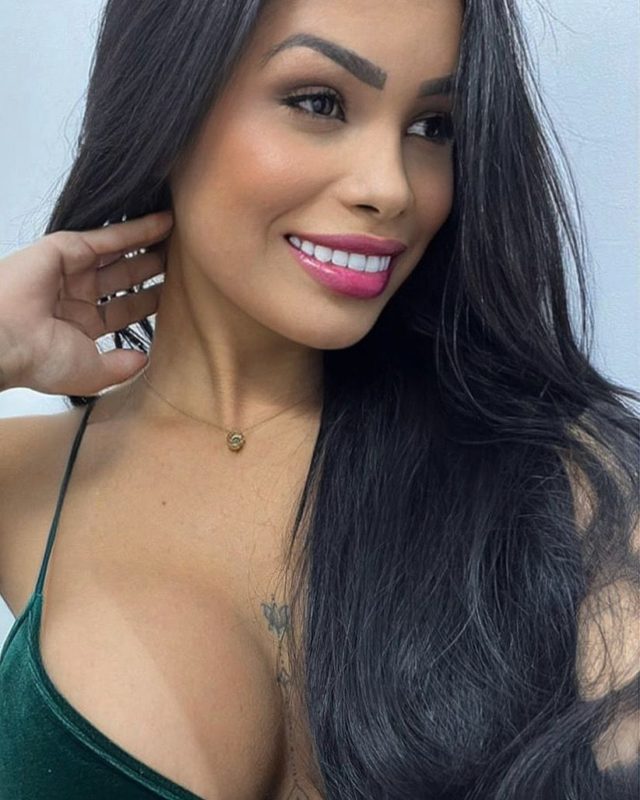 Bella Santos 2