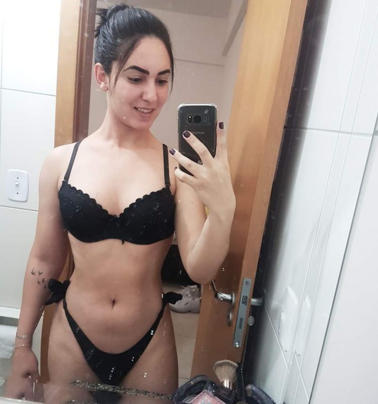 Esther Almeida 29