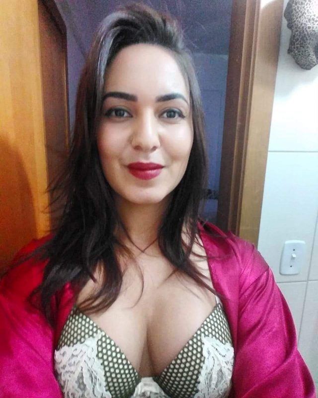 Esther Almeida 20