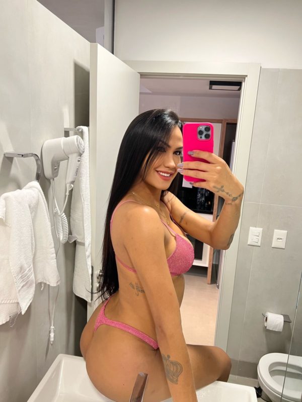 Nicole Andrade 3