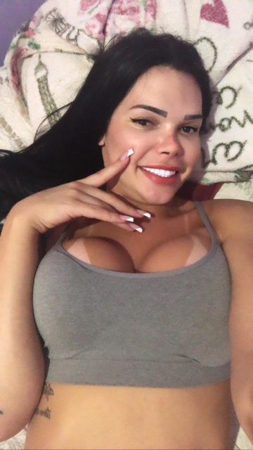 Izabela Lins 23