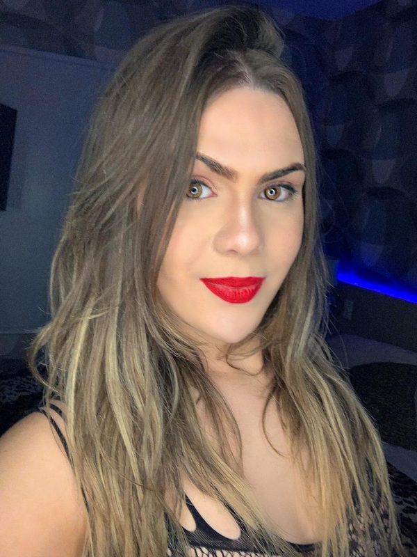 Larissa Andrade 34