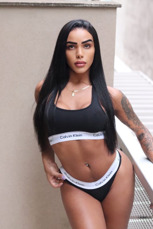 Yasmin Andrade 30