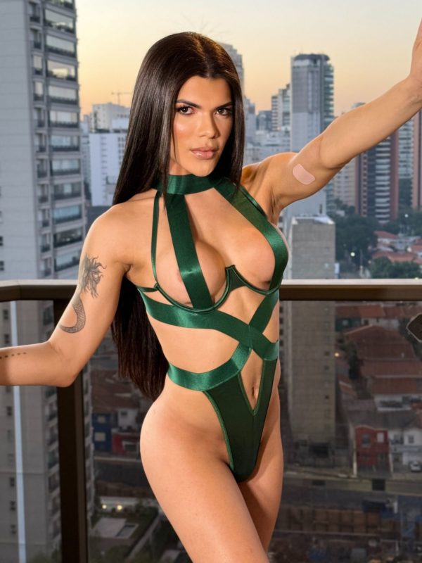 Maya Pires 32