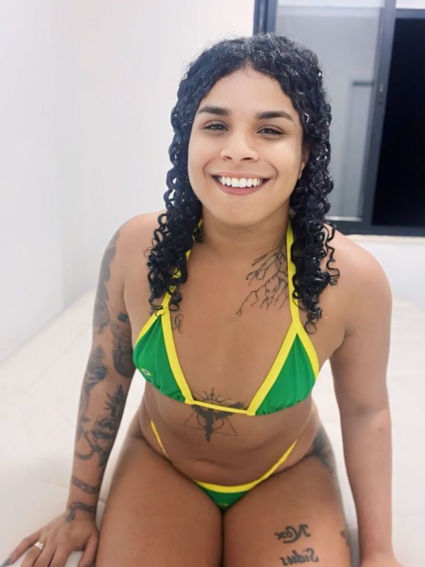 Viviane Monteiro 16